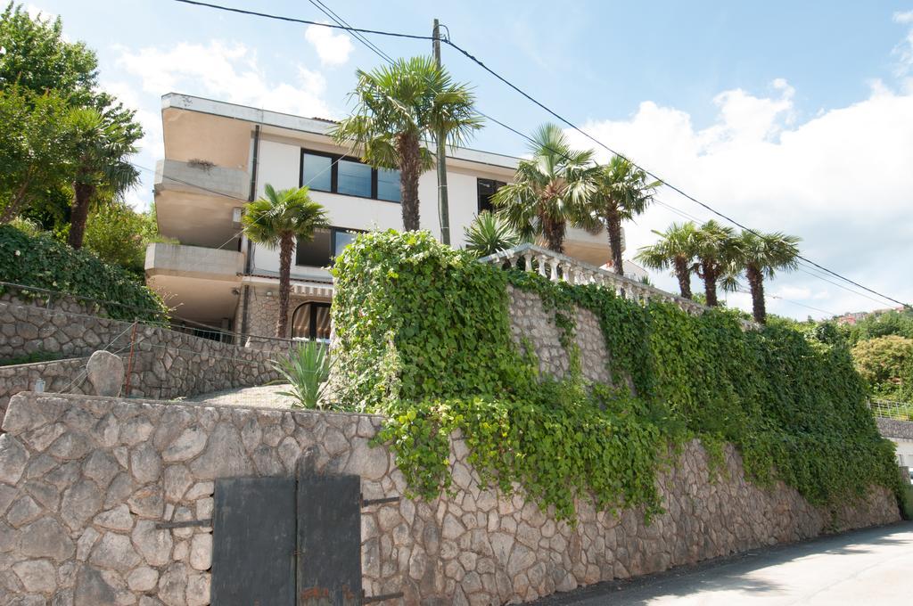 Apartments Daniel Опатия Стая снимка