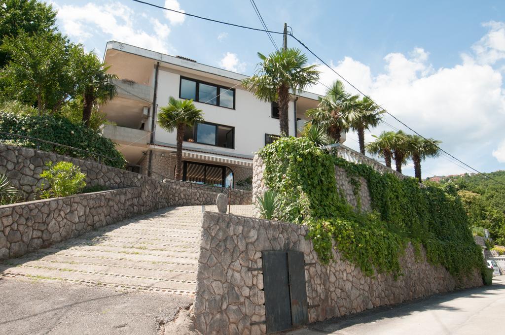 Apartments Daniel Опатия Стая снимка