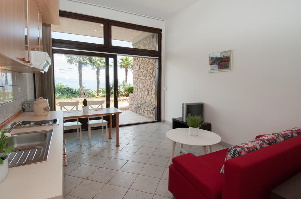 Apartments Daniel Опатия Стая снимка