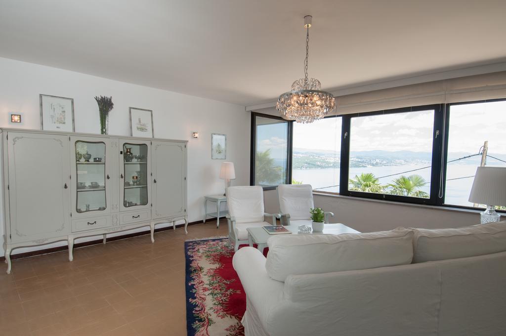 Apartments Daniel Опатия Стая снимка
