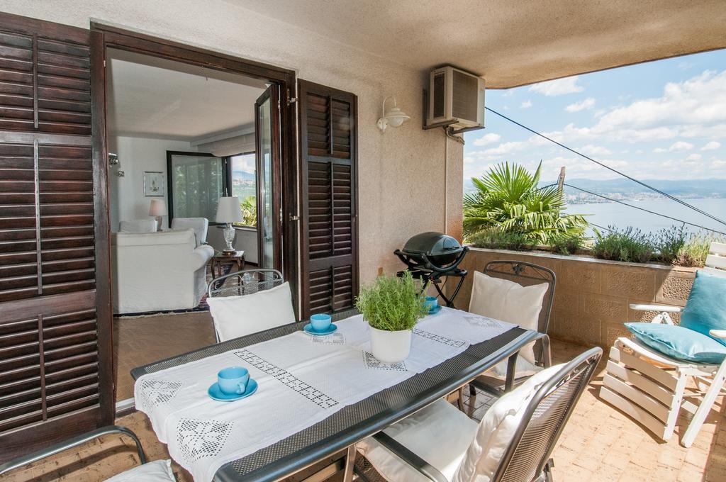 Apartments Daniel Опатия Стая снимка