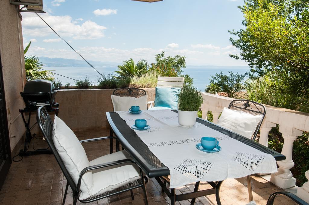 Apartments Daniel Опатия Стая снимка