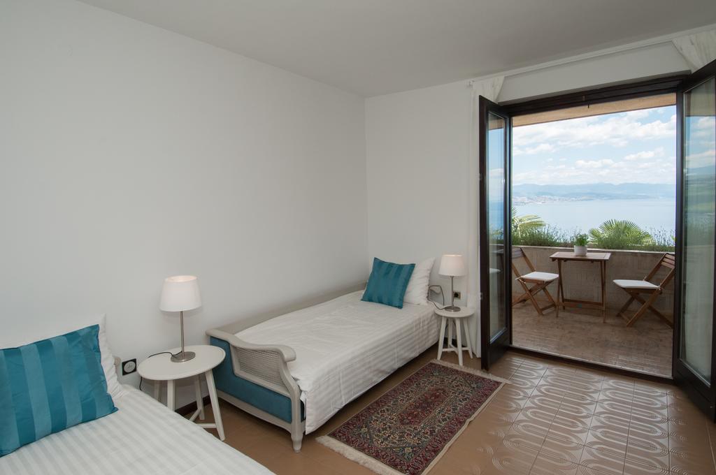 Apartments Daniel Опатия Стая снимка
