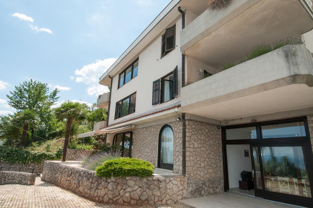 Apartments Daniel Опатия Стая снимка